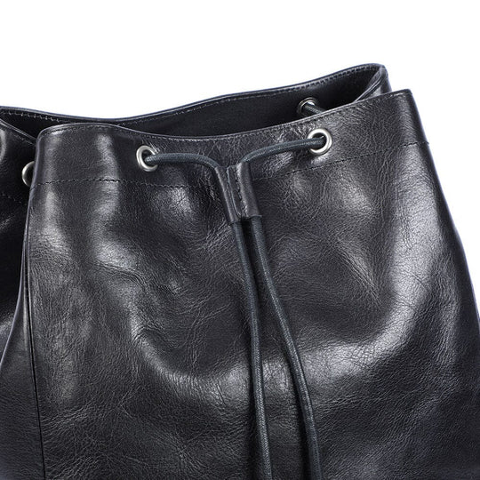 Kleiner schwarzer Lederrucksack | BODO
