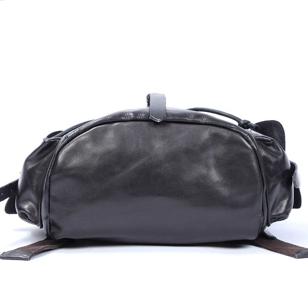 Kleiner schwarzer Lederrucksack | BODO